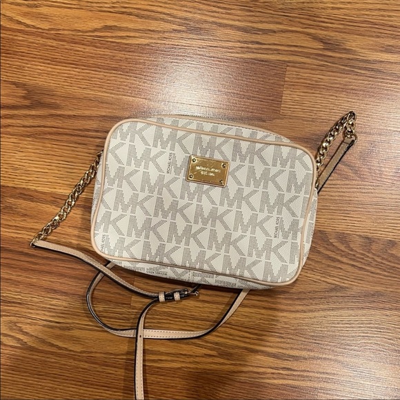 Michael Kors Handbags - Michael Kors Cross body bag